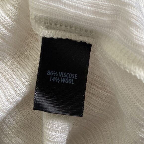 St. John Women’s Knit Ribbed Tee Shirt Top - Picture 4 of 5